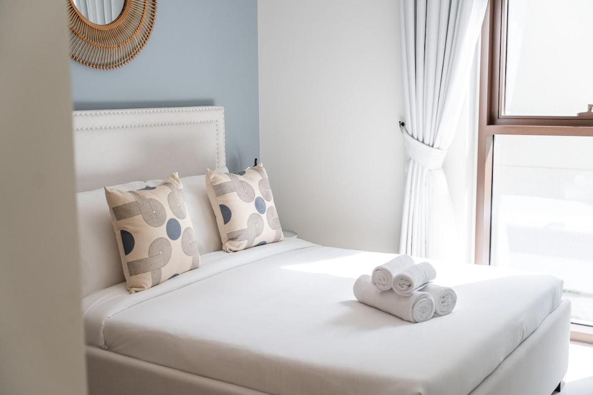 Elegant 4-Bedroom Apartment Perfect For Families In Dubai Creek Harbour Exterior foto