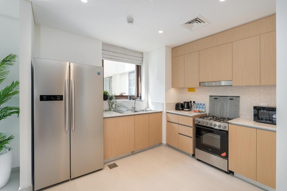 Elegant 4-Bedroom Apartment Perfect For Families In Dubai Creek Harbour Exterior foto