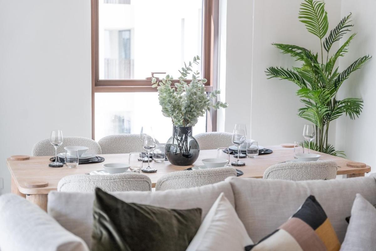 Elegant 4-Bedroom Apartment Perfect For Families In Dubai Creek Harbour Exterior foto